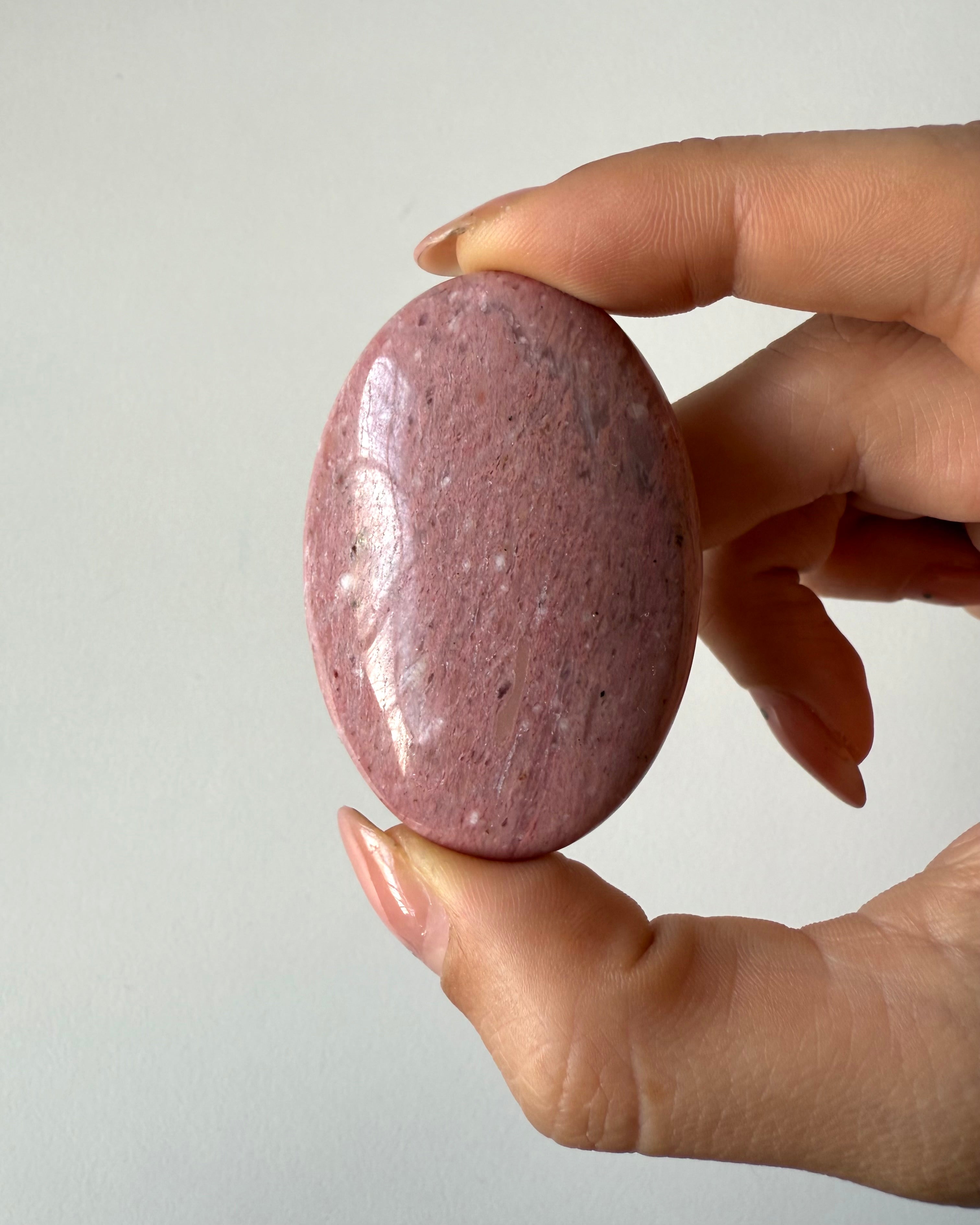 Palmstone in Rodonite