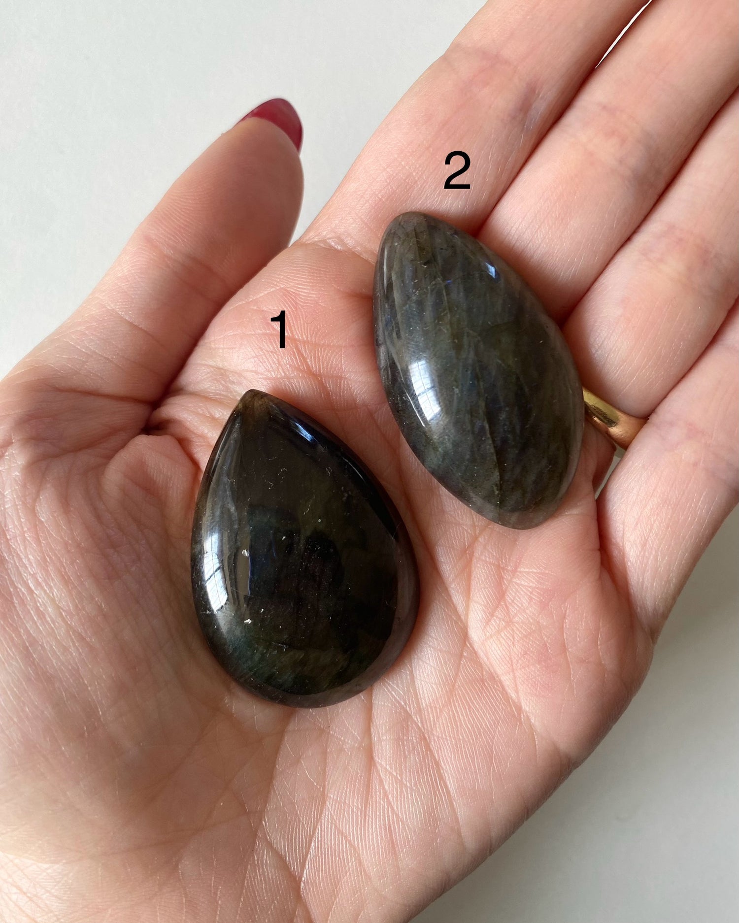 Cabochon in Labradorite