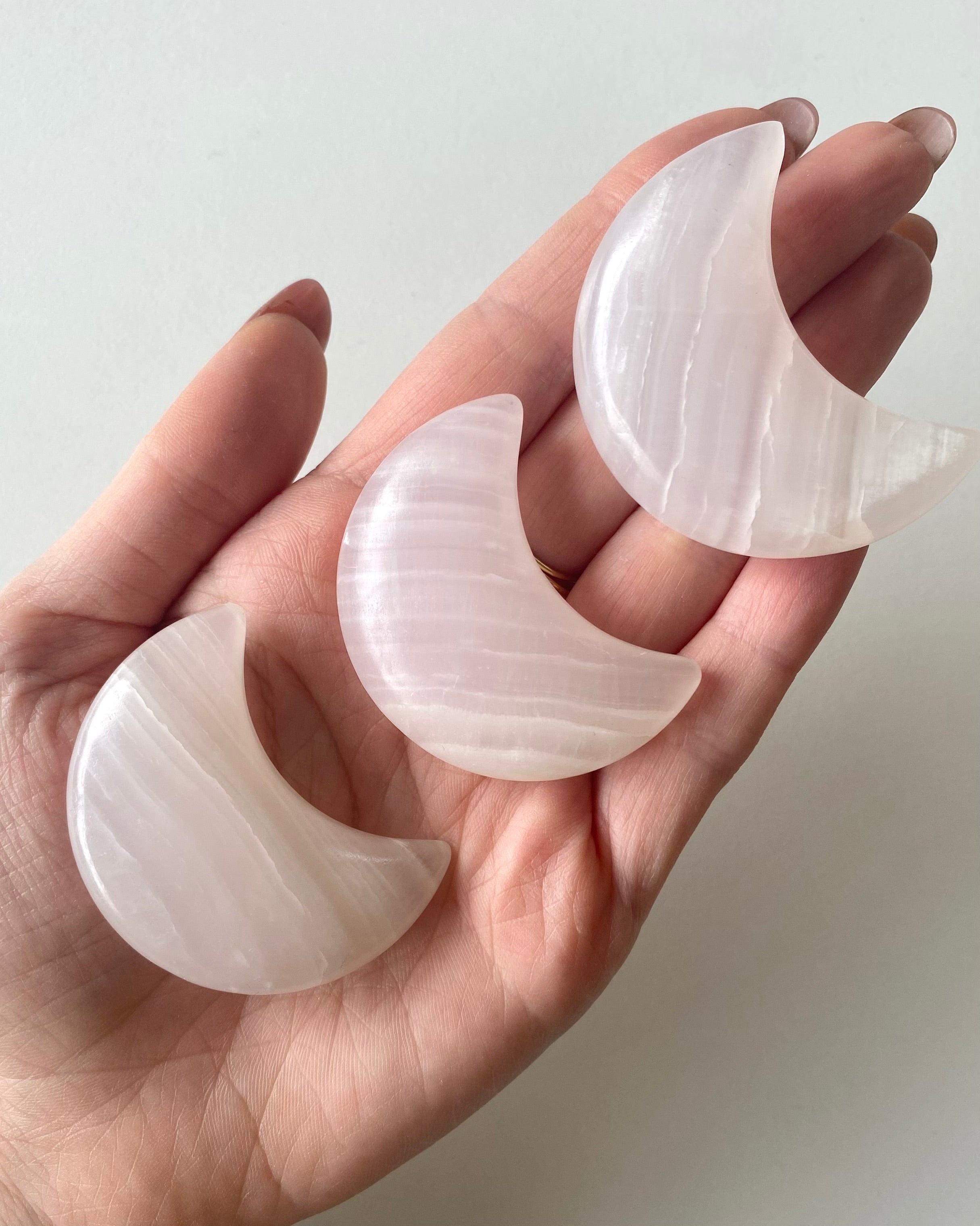 Luna in Calcite Rosa