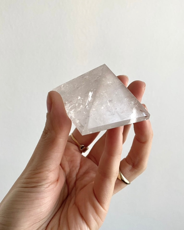 Piramide in Quarzo Ialino