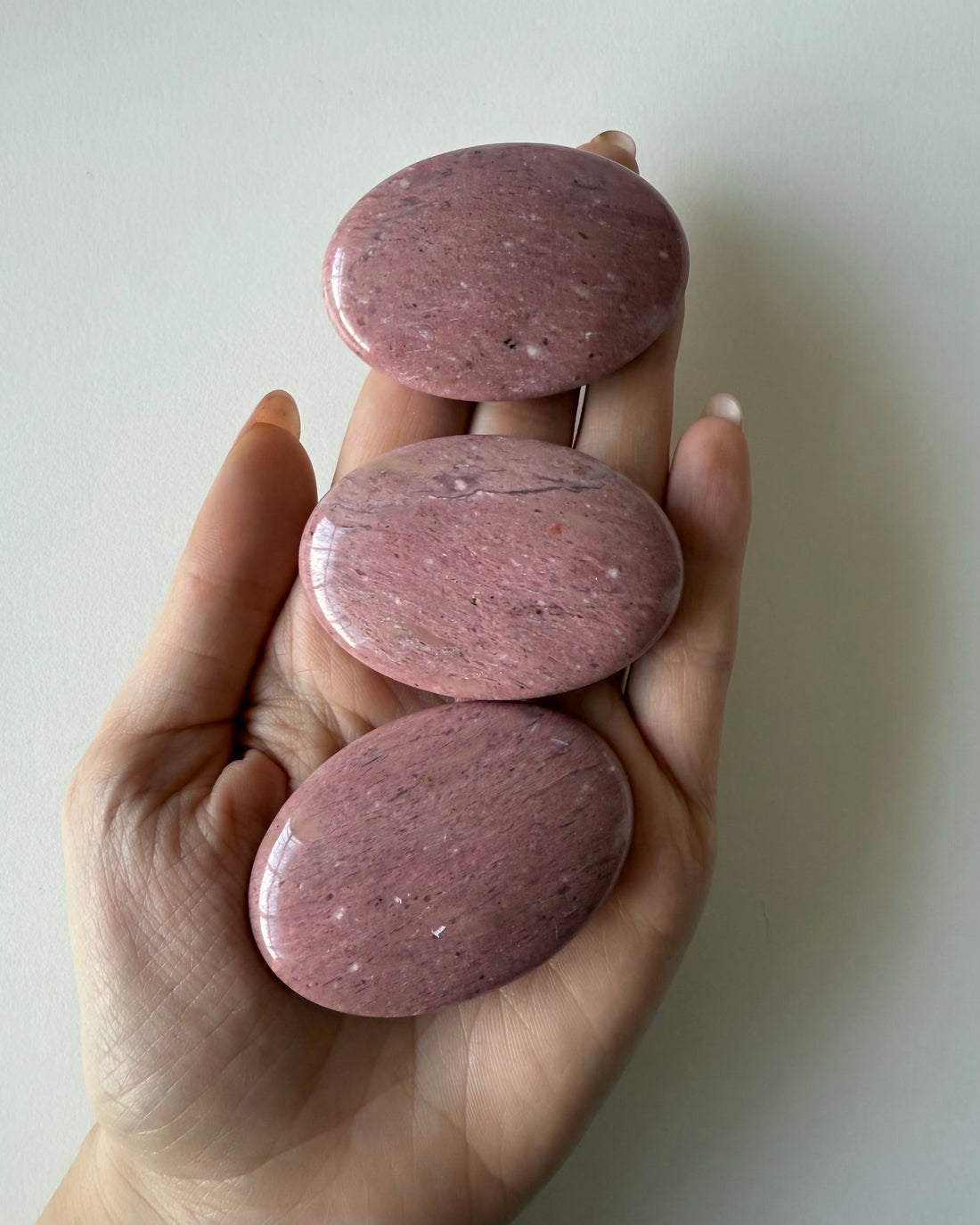 Palmstone in Rodonite