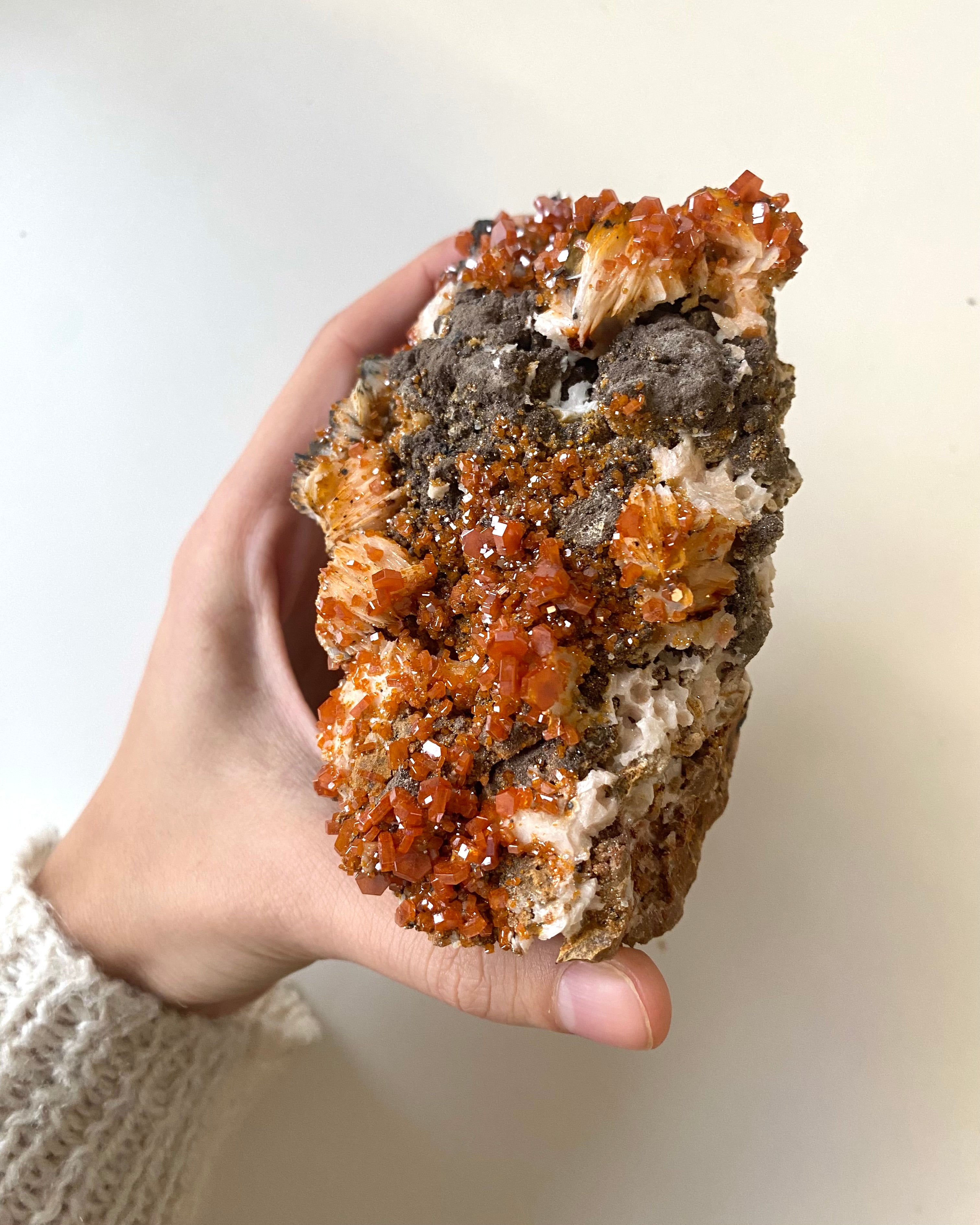 Vanadinite/ Stilbite/ Magnesite