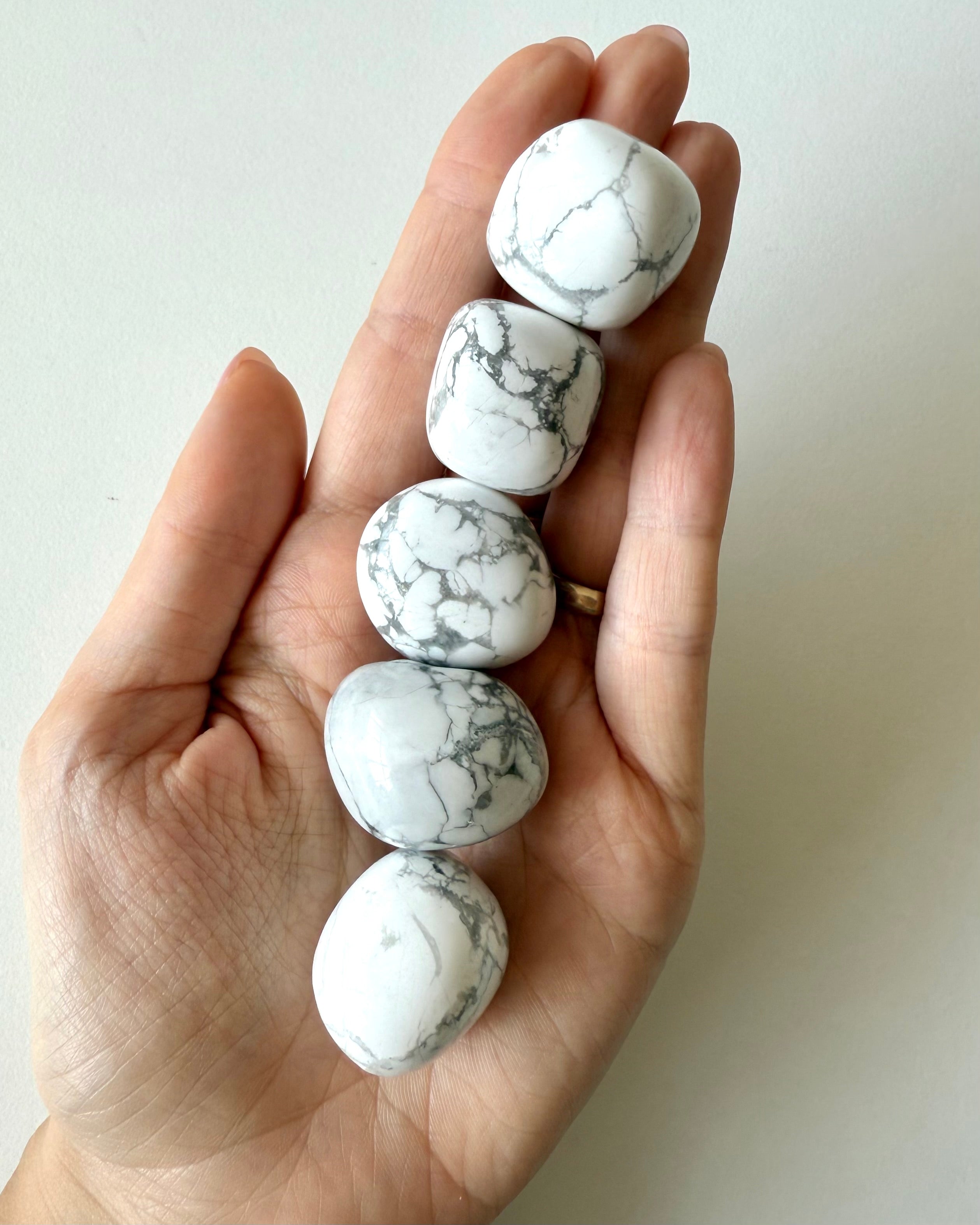Howlite burattata