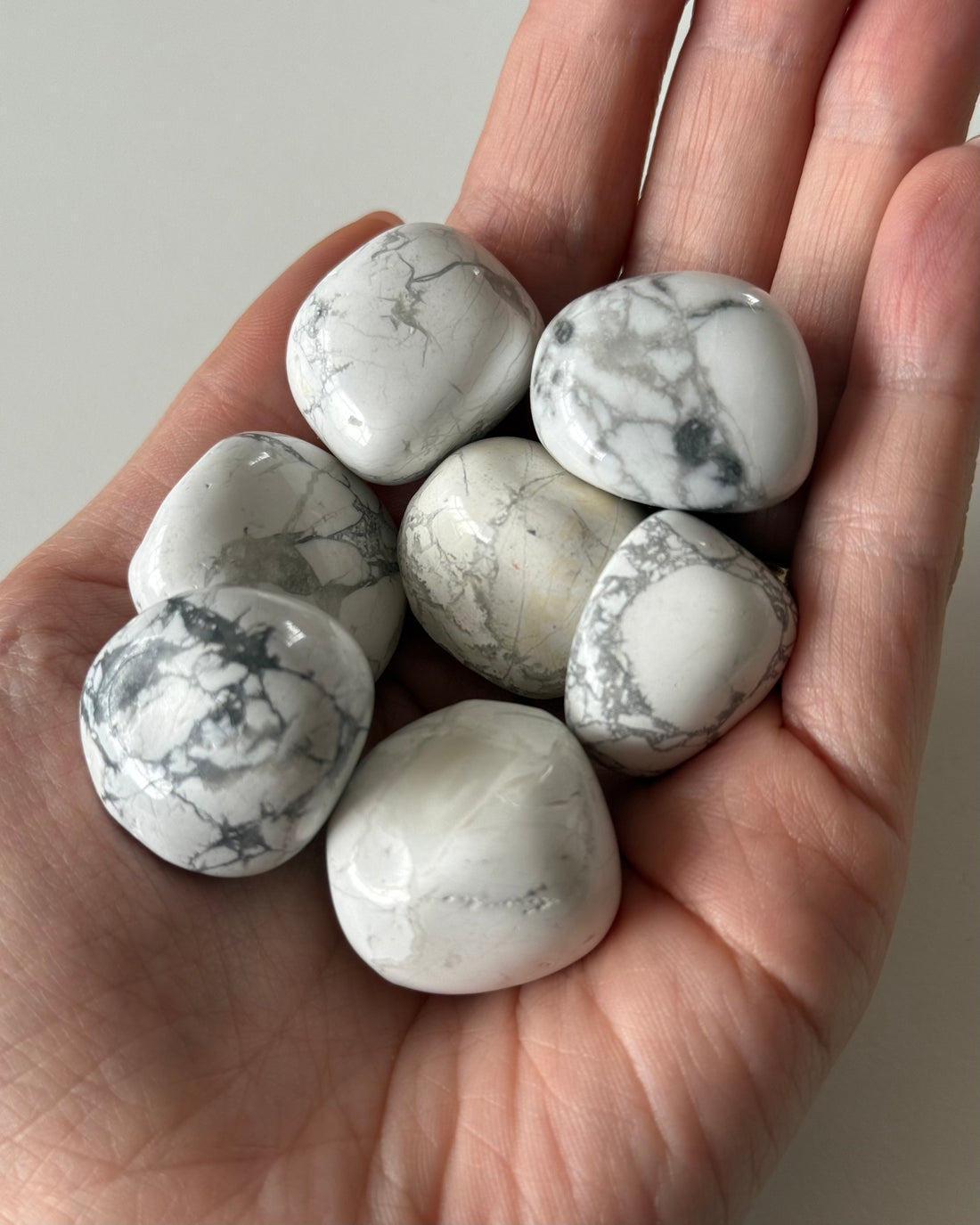 Howlite burattata