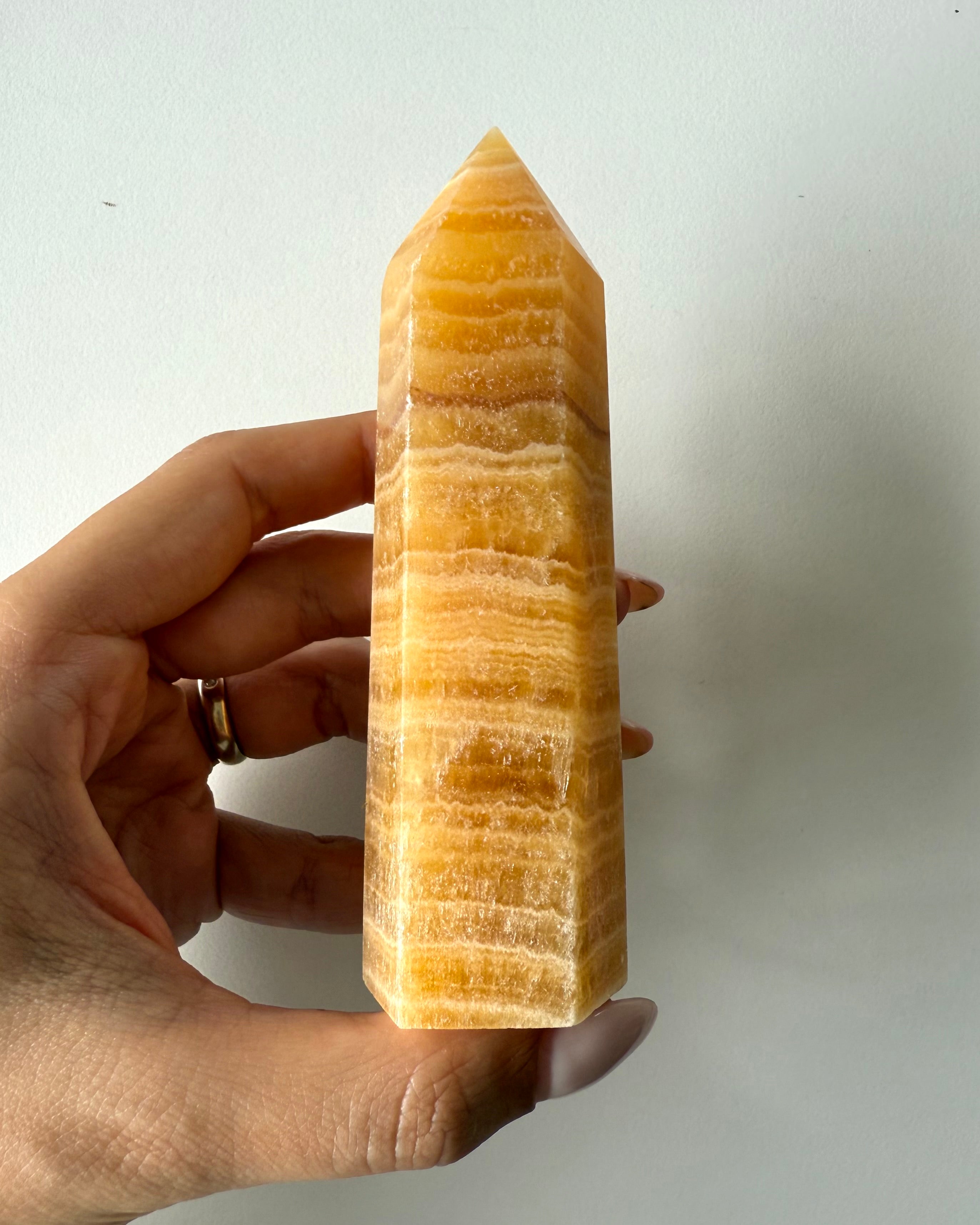 Torre in Calcite Miele