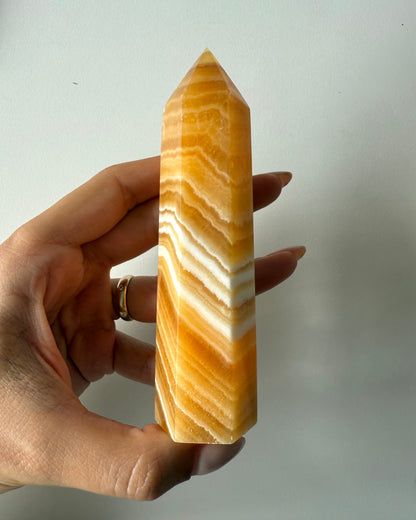 Torre in Calcite Miele