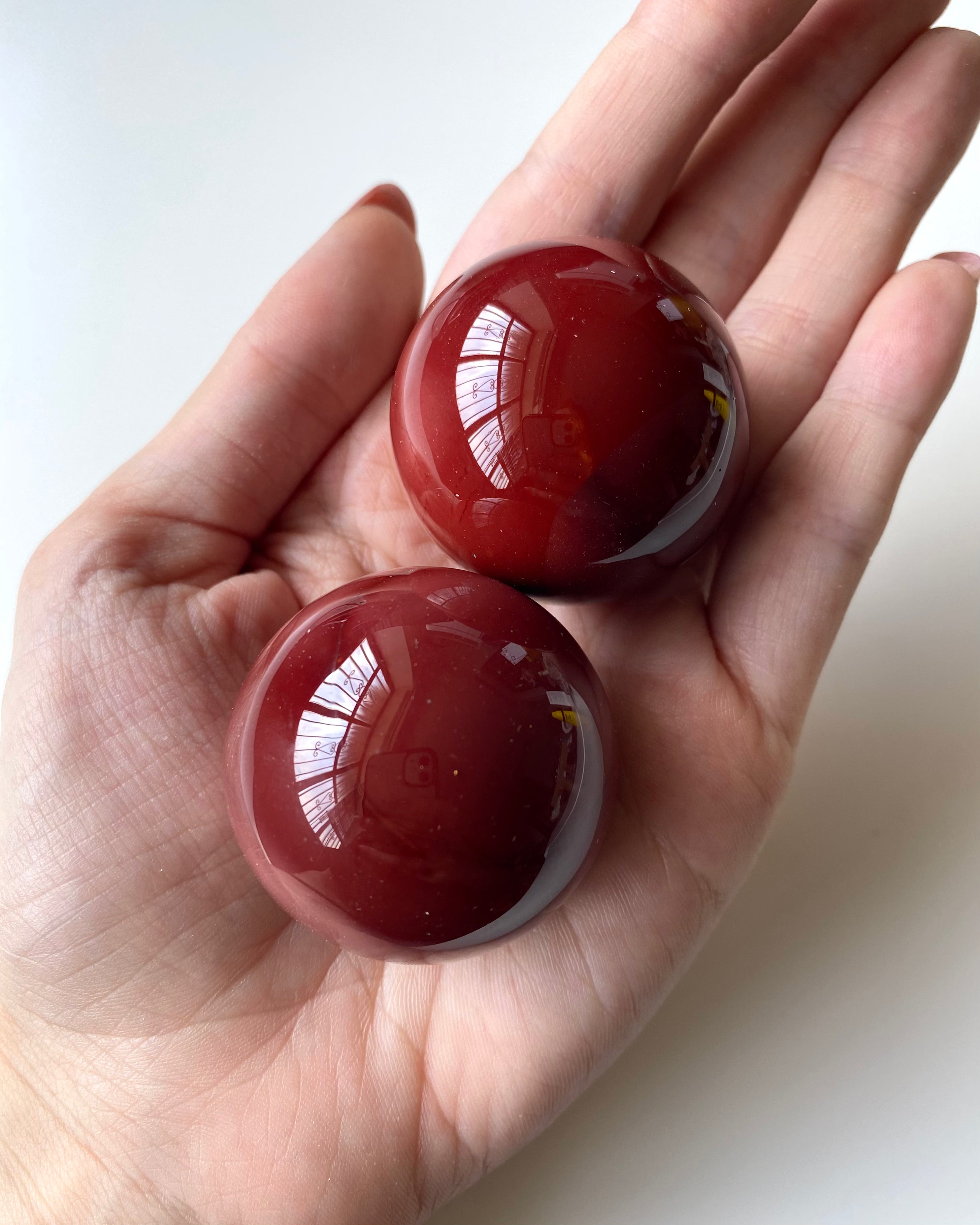 Sfera in Mookaite Rossa